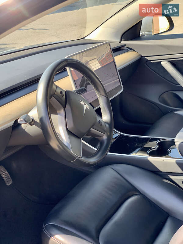 Седан Tesla Model 3 2018 в Белой Церкви