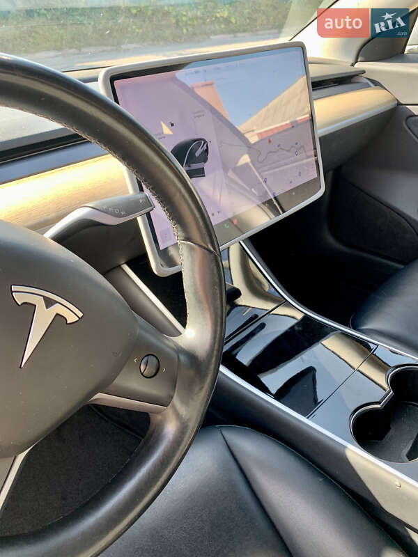 Седан Tesla Model 3 2018 в Белой Церкви