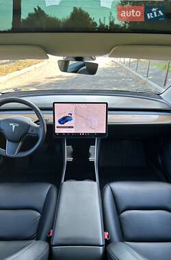 Седан Tesla Model 3 2019 в 