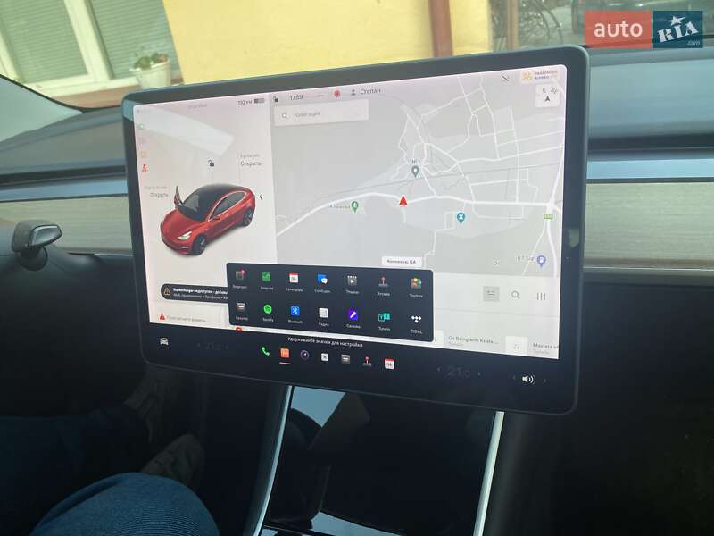 Седан Tesla Model 3 2018 в Ужгороде