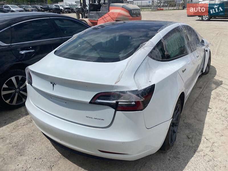 Седан Tesla Model 3 2021 в Харькове