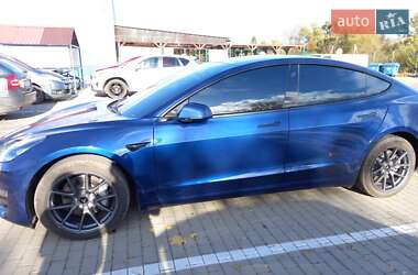 Седан Tesla Model 3 2020 в 