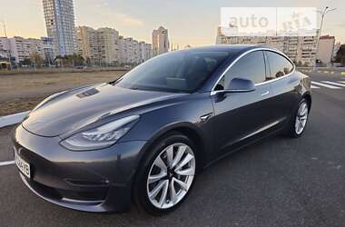 Седан Tesla Model 3 2020 в Киеве