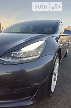 Седан Tesla Model 3 2020 в Киеве