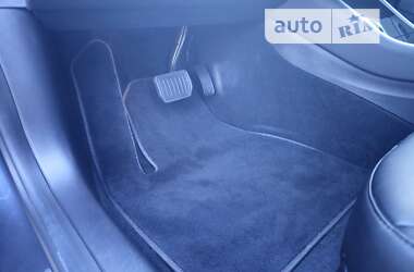 Седан Tesla Model 3 2020 в Киеве