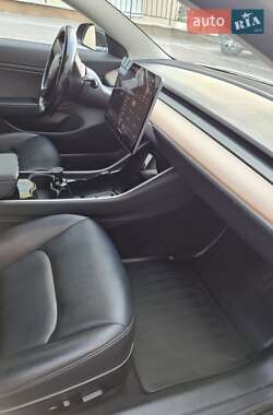 Седан Tesla Model 3 2018 в Киеве