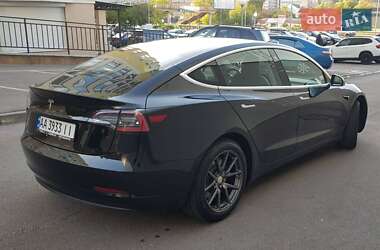 Седан Tesla Model 3 2018 в Киеве