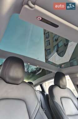 Седан Tesla Model 3 2018 в Киеве