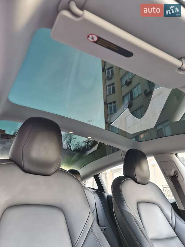 Седан Tesla Model 3 2018 в Киеве