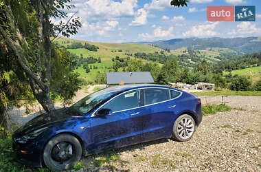 Седан Tesla Model 3 2018 в Львові