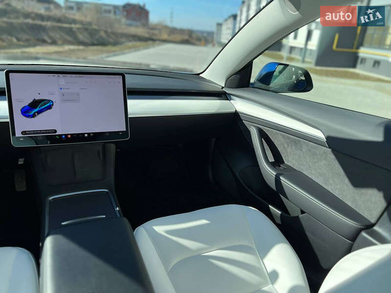 Седан Tesla Model 3 2022 в Львове