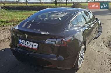 Седан Tesla Model 3 2022 в Киеве