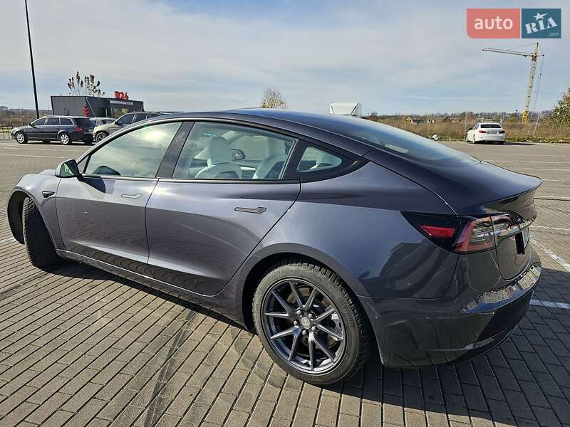 Седан Tesla Model 3 2022 в Вінниці
