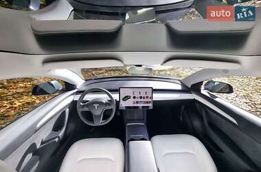 Седан Tesla Model 3 2022 в Виннице