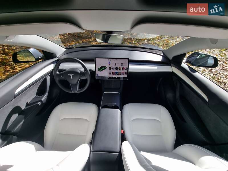 Седан Tesla Model 3 2022 в Вінниці