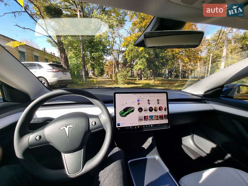 Седан Tesla Model 3 2022 в Вінниці