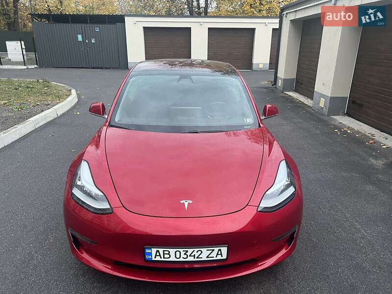 Седан Tesla Model 3 2018 в Вінниці