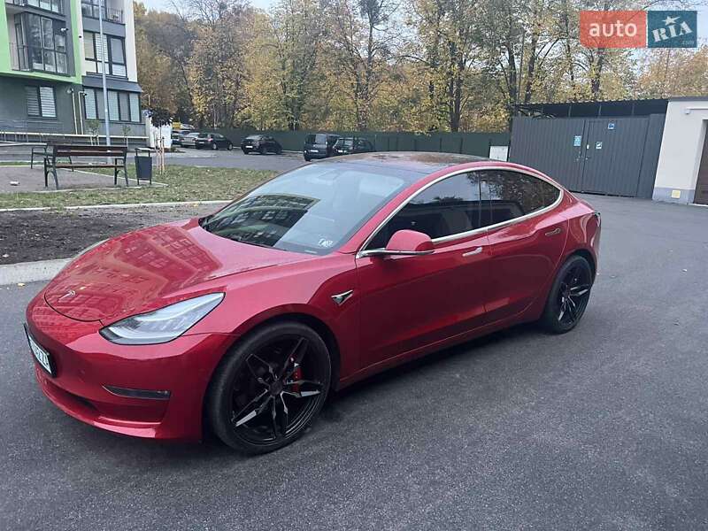 Седан Tesla Model 3 2018 в Вінниці