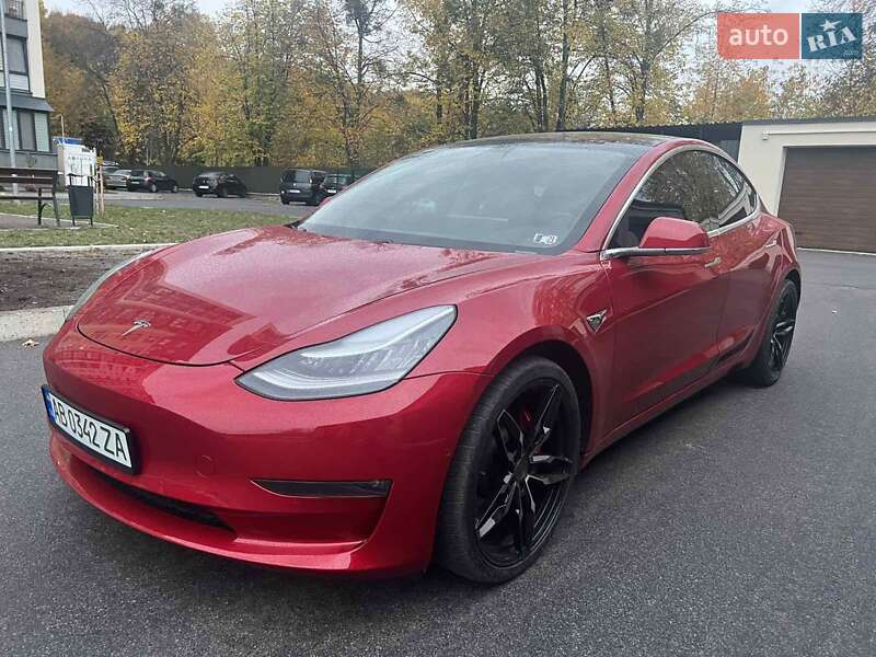 Седан Tesla Model 3 2018 в Вінниці