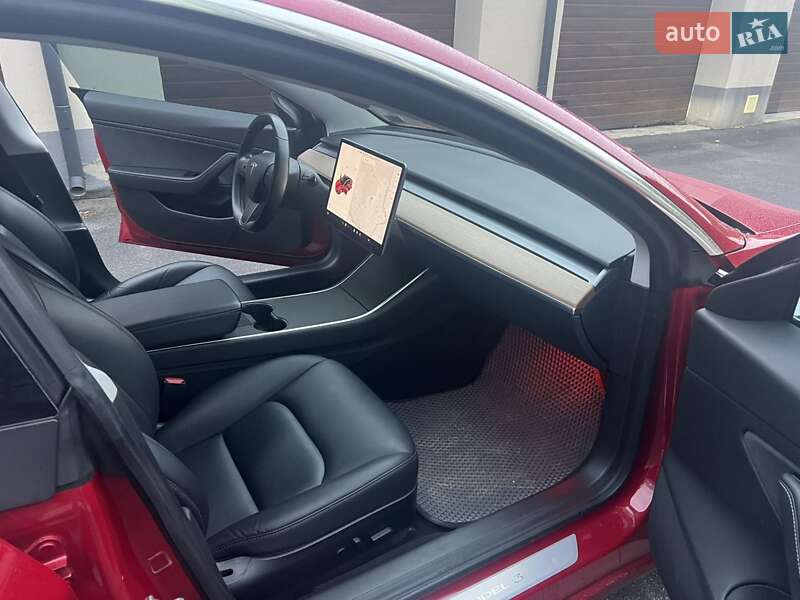 Седан Tesla Model 3 2018 в Вінниці
