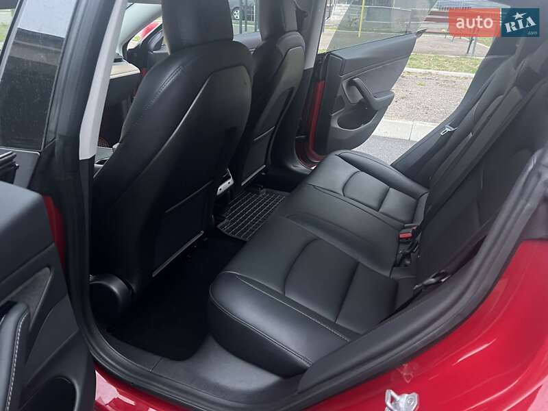 Седан Tesla Model 3 2018 в Вінниці
