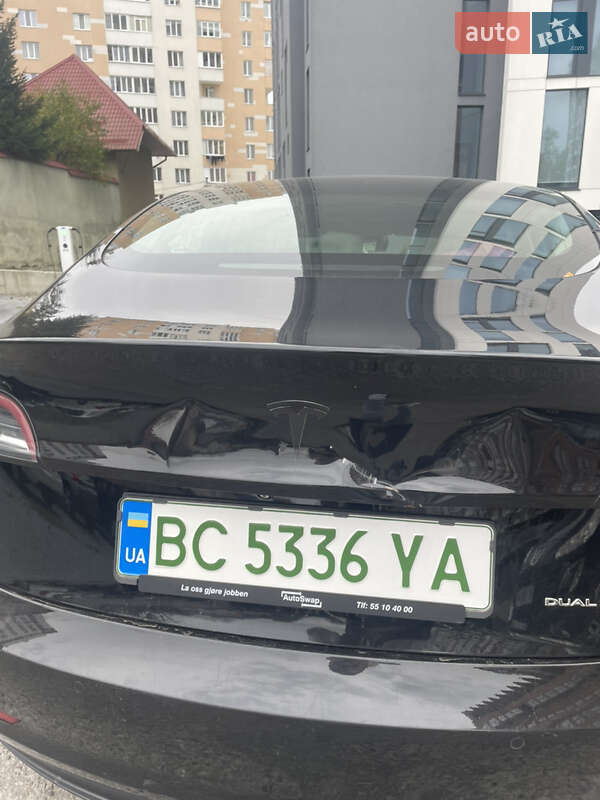 Седан Tesla Model 3 2019 в Львове