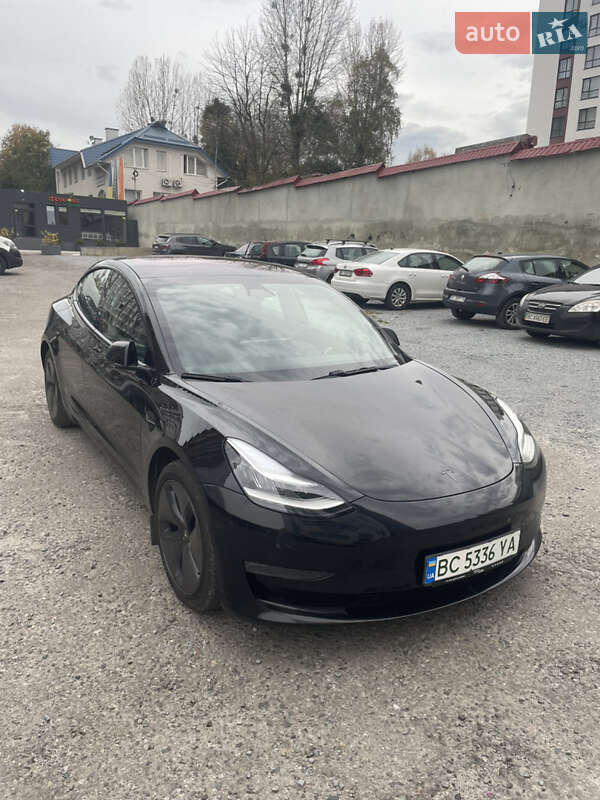 Седан Tesla Model 3 2019 в Львове