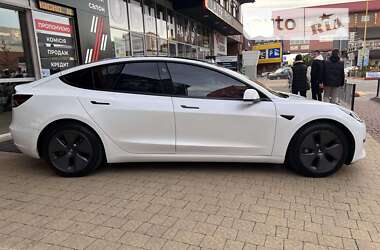 Седан Tesla Model 3 2022 в Львове