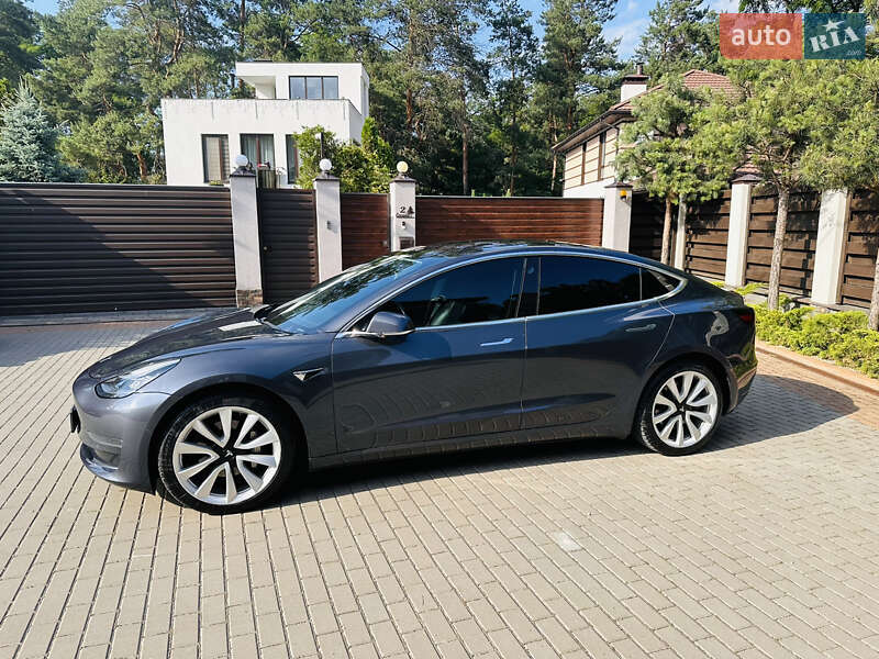 Седан Tesla Model 3 2019 в Києві
