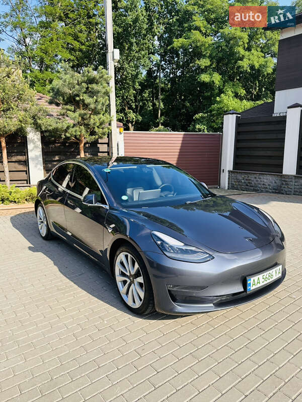 Седан Tesla Model 3 2019 в Києві