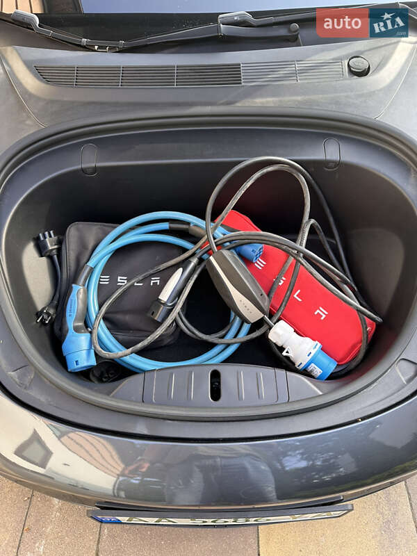 Седан Tesla Model 3 2019 в Києві