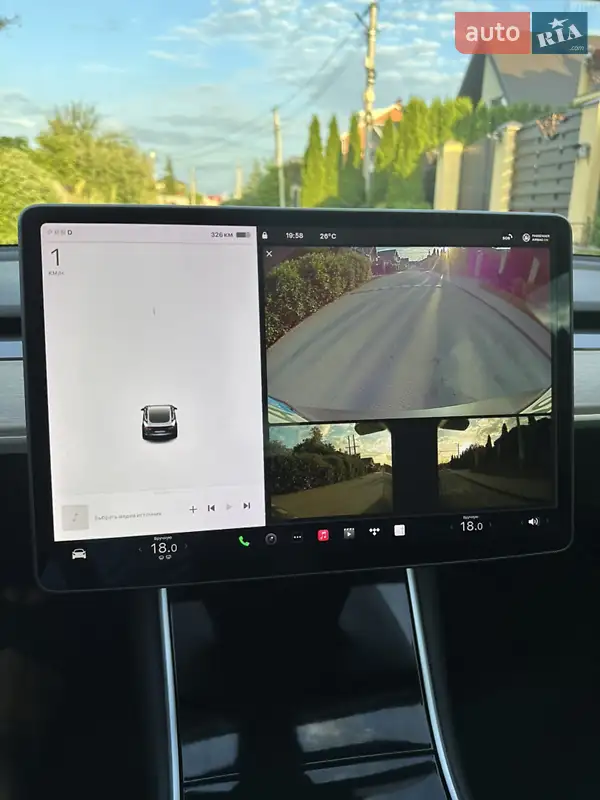 Седан Tesla Model 3 2019 в 