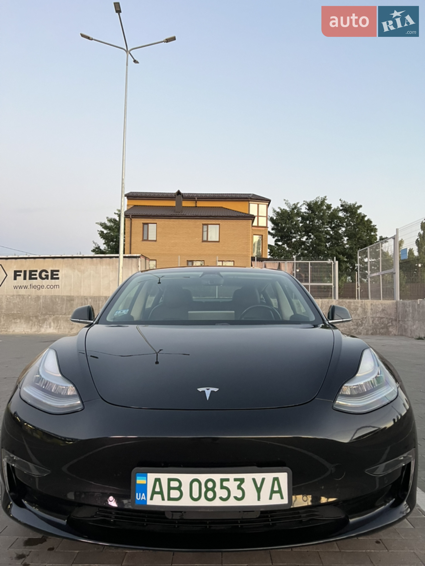 2018 Tesla Model 3 - мініатюра 3