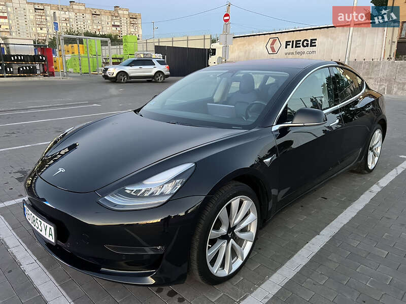 Седан Tesla Model 3 2018 в Первомайске