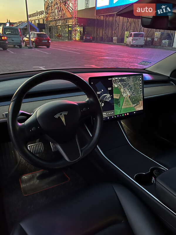 Седан Tesla Model 3 2018 в Первомайске