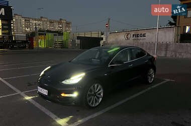 Седан Tesla Model 3 2018 в Первомайске
