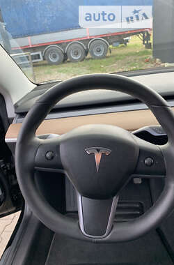 Седан Tesla Model 3 2019 в Калуше