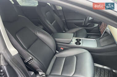 Седан Tesla Model 3 2021 в Киеве