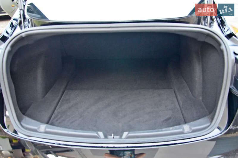 Седан Tesla Model 3 2019 в Киеве