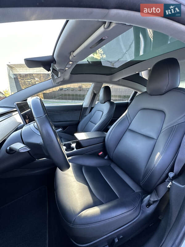 Седан Tesla Model 3 2018 в Запорожье