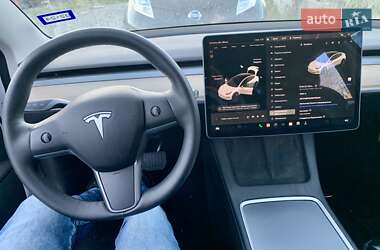 Седан Tesla Model 3 2021 в Львове