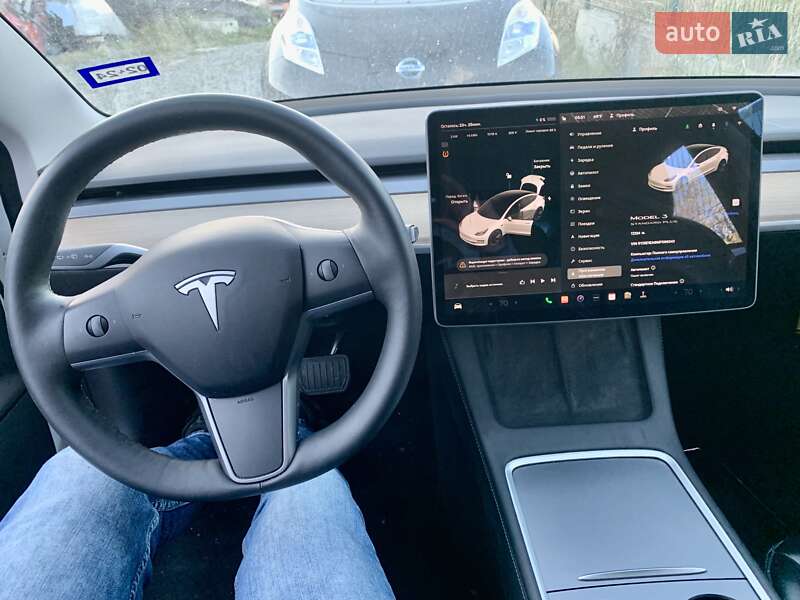 Седан Tesla Model 3 2021 в Львове