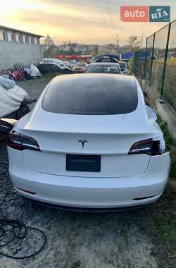 Седан Tesla Model 3 2021 в Львове