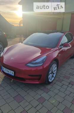 Седан Tesla Model 3 2020 в Радехове
