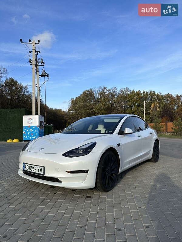 Седан Tesla Model 3 2020 в Виннице