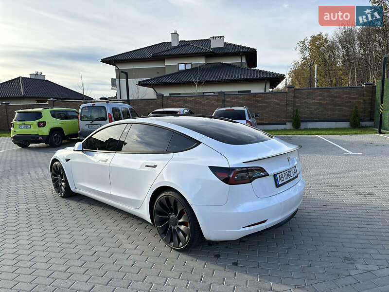 Седан Tesla Model 3 2020 в Виннице