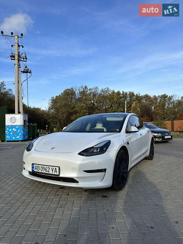 Седан Tesla Model 3 2020 в Виннице