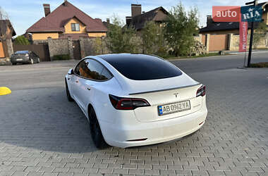 Седан Tesla Model 3 2020 в Виннице