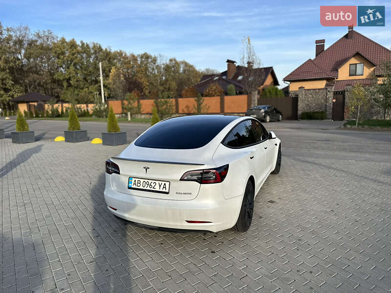 Седан Tesla Model 3 2020 в Виннице