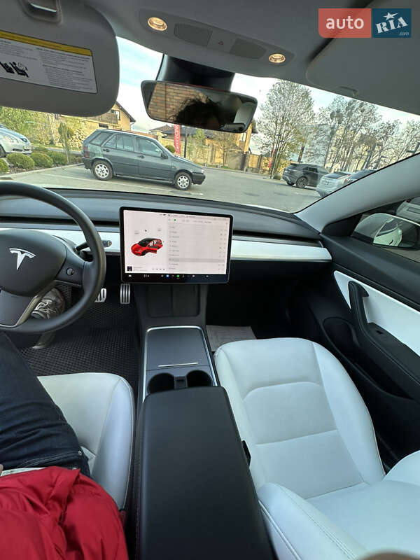 Седан Tesla Model 3 2020 в Виннице